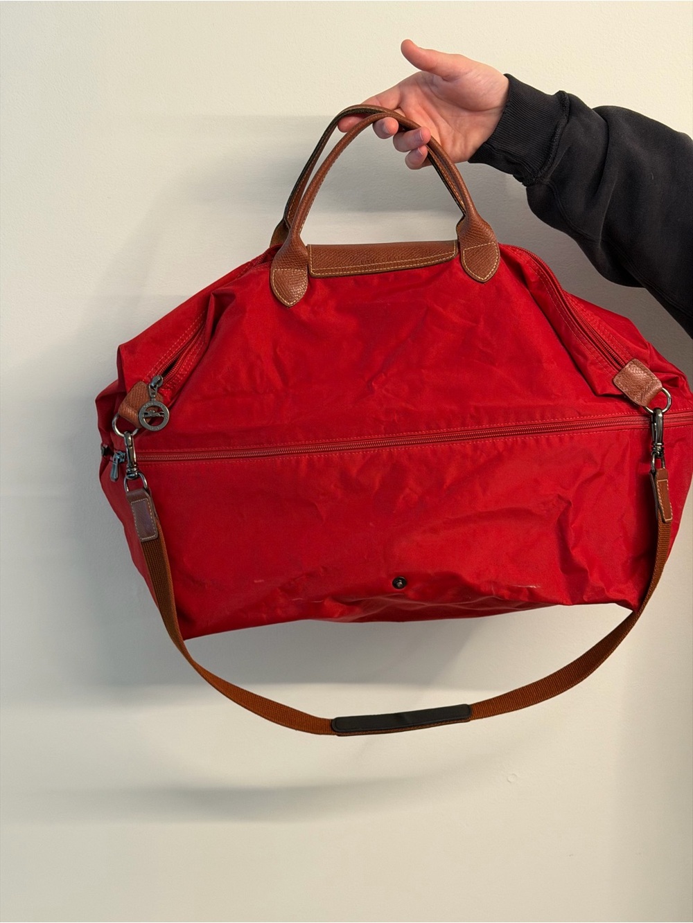 Longchamp Red Nylon Foldable Weekender with Brown Leather Trim - Picture 4 of 7